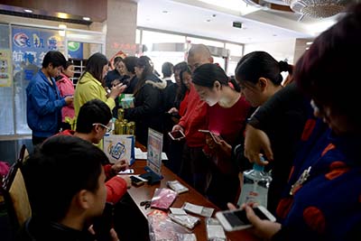 15.11.02中国海航与苏宁易购联合开展“嘉年华”活动1.jpg