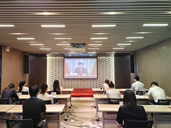 广东海俊团员青年集中收看直播大会.jpg